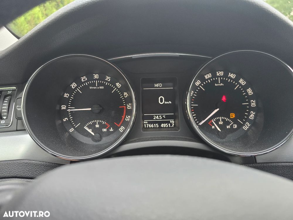 Skoda Superb 2.0 TDI 4X4 Elegance - 4