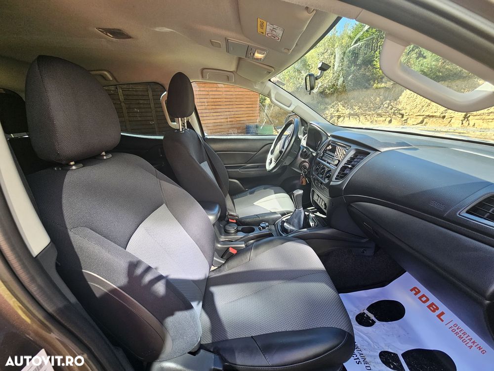Mitsubishi L200 Double Cab M/T Invite - 14