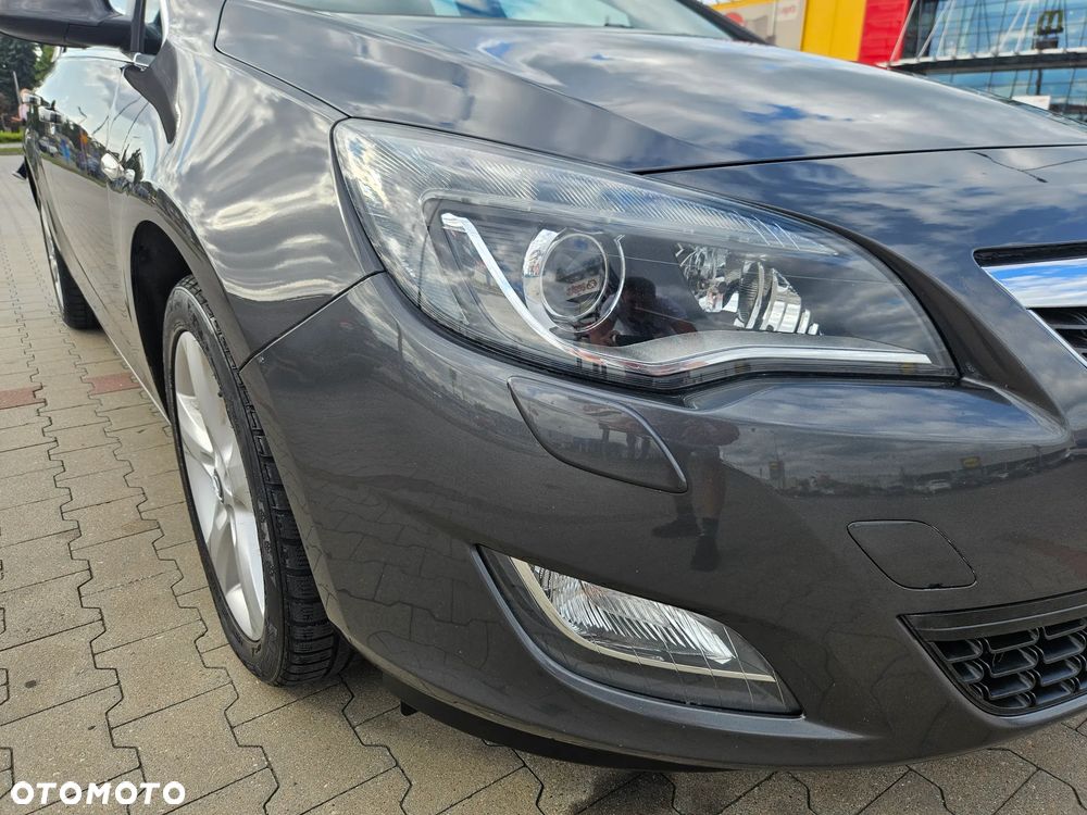 Opel Astra 1.4 Turbo Design Edition - 1