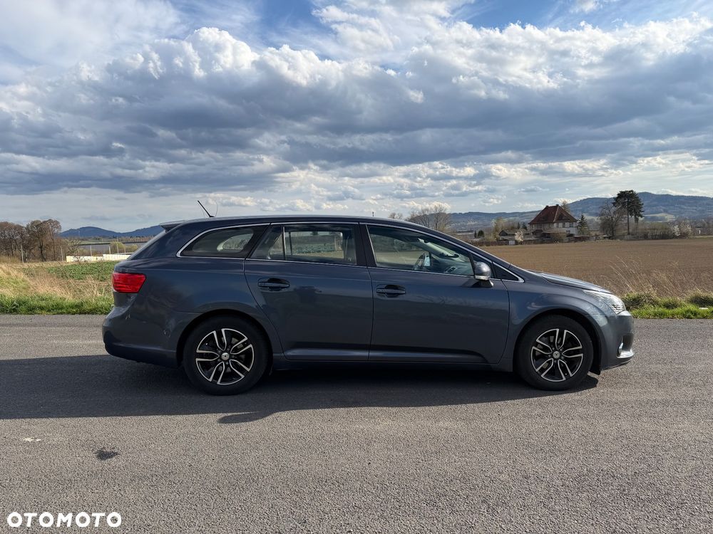 Toyota Avensis 1.8 Sol EU5 - 16