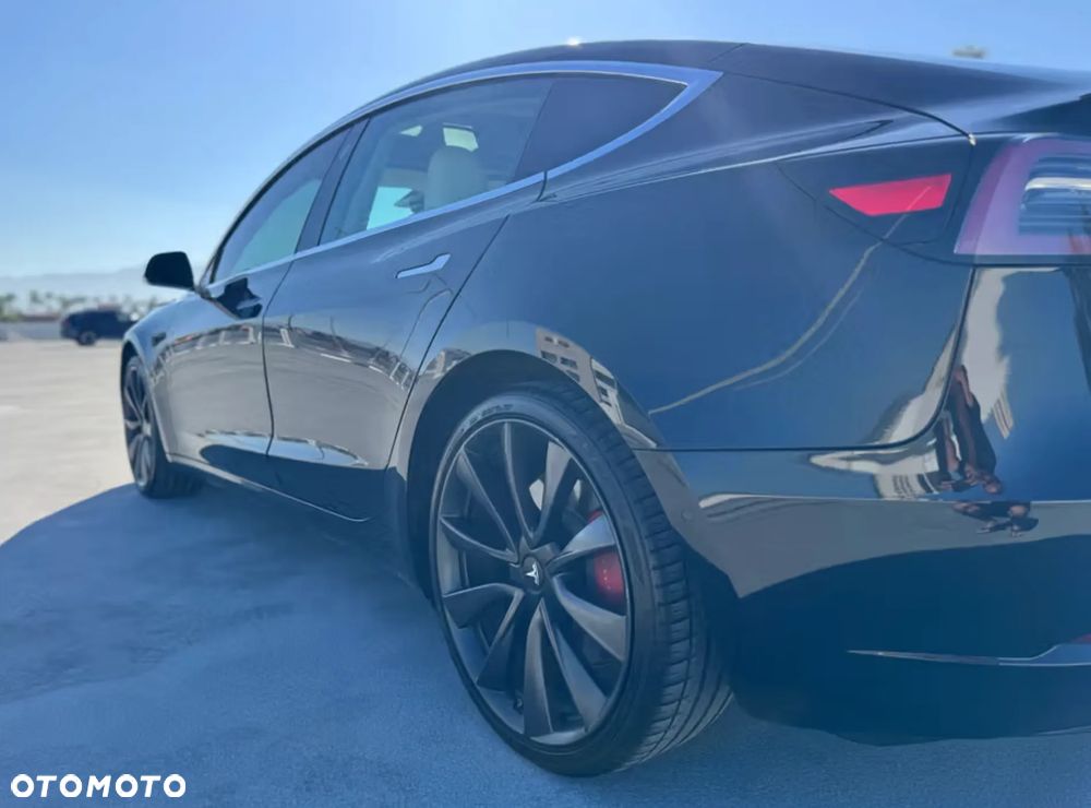 Tesla Model 3 Langstreckenbatterie Allradantrieb Dual Motor Performance - 20