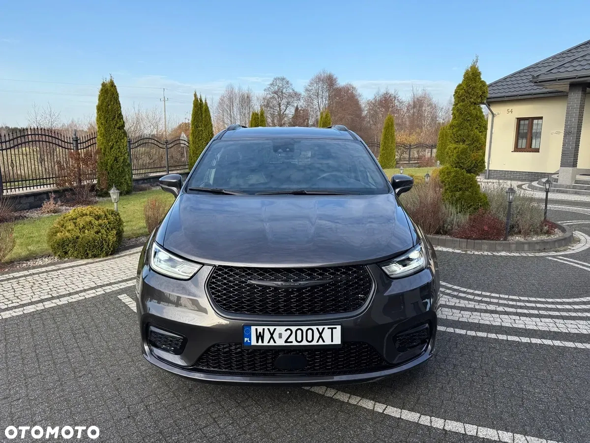 Chrysler Pacifica - 2