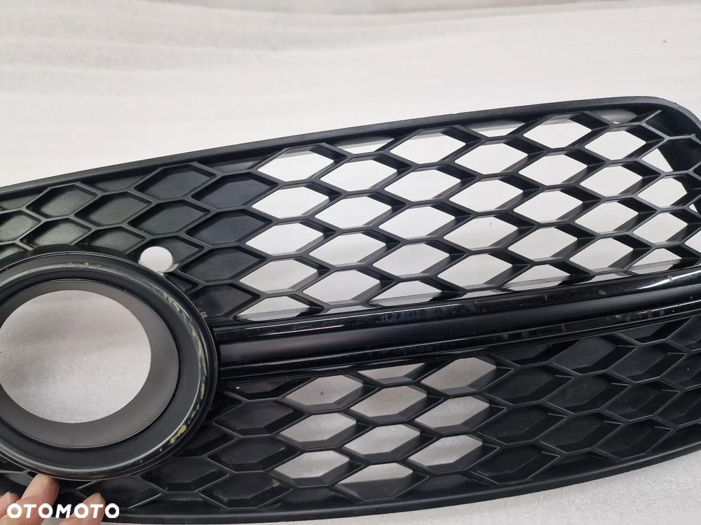 AUDI Q5 8R0 LIFT S-LINE LEWA KRATKA BOCZNA ZDERZAKA PRZEDNIEGO PRZÓD , NR 8R0807681R , NR AUKCJI D/97 - 14