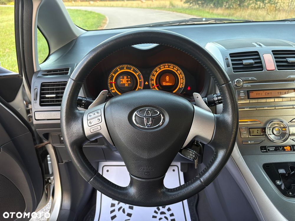 Toyota Auris 1.6 VVT-i Premium MM - 32