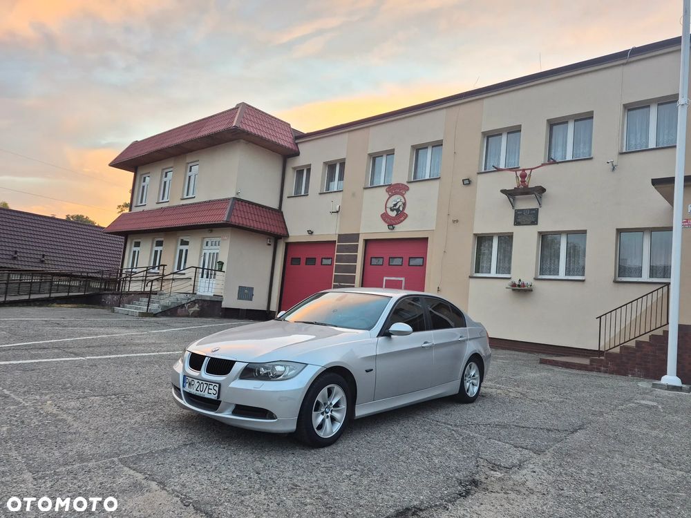 BMW E90 2006 photo 3