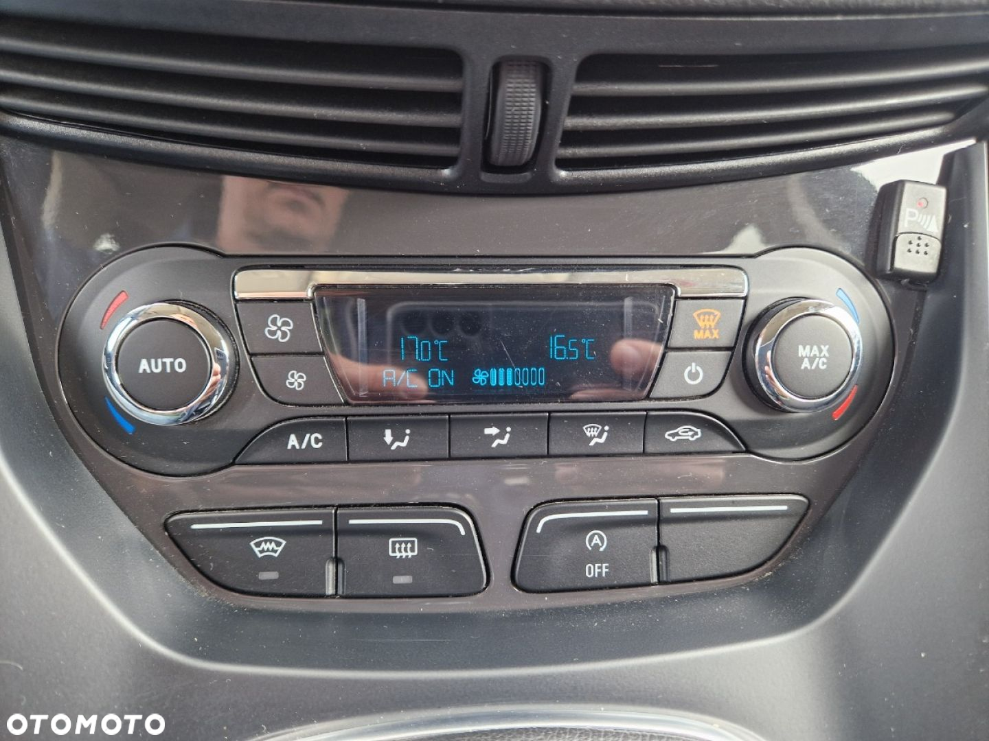 Ford Kuga 1.5 EcoBoost 2x4 SYNC - 13