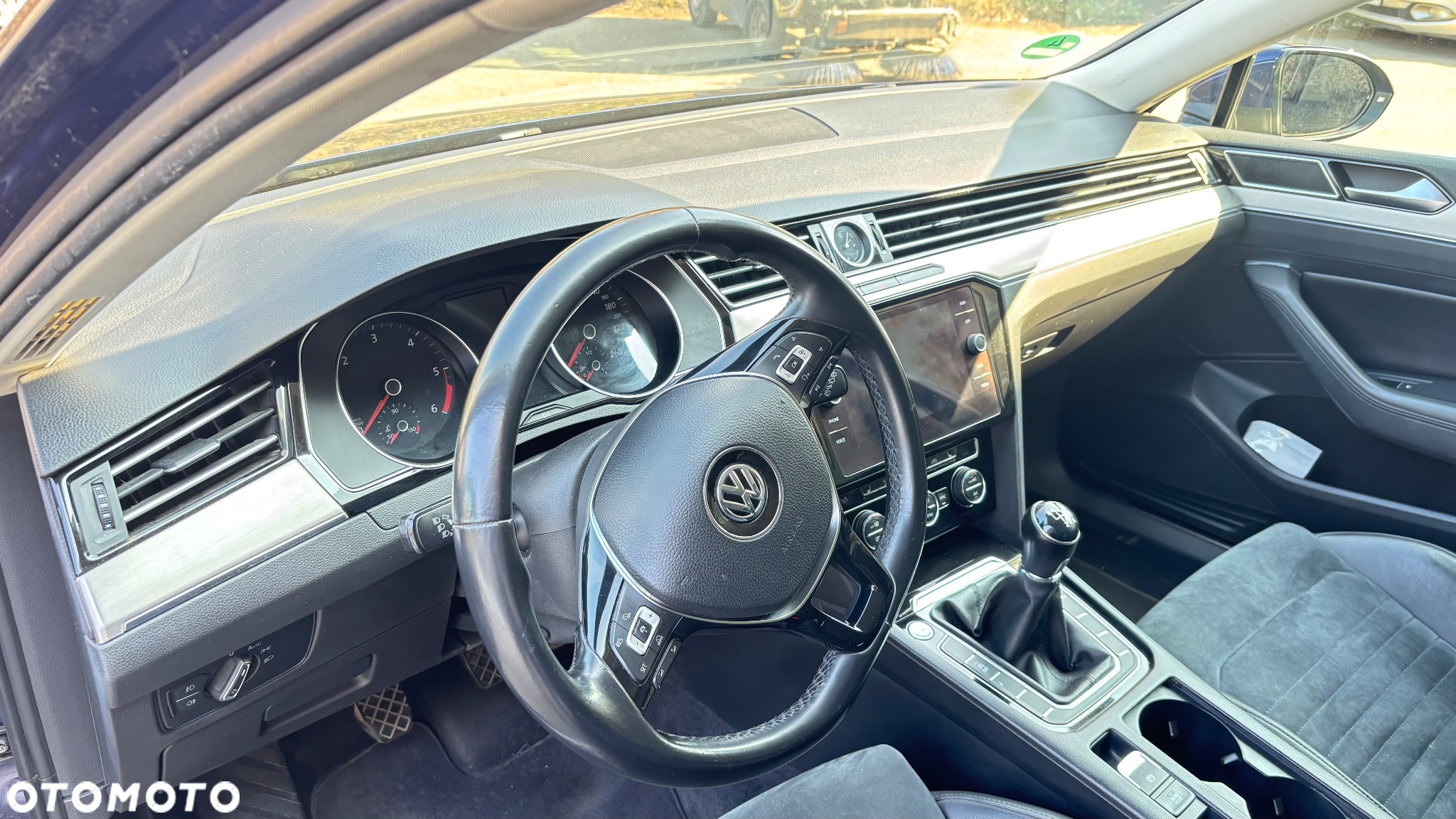 Volkswagen Passat Variant 2.0 TDI SCR BlueMotion Highline - 10