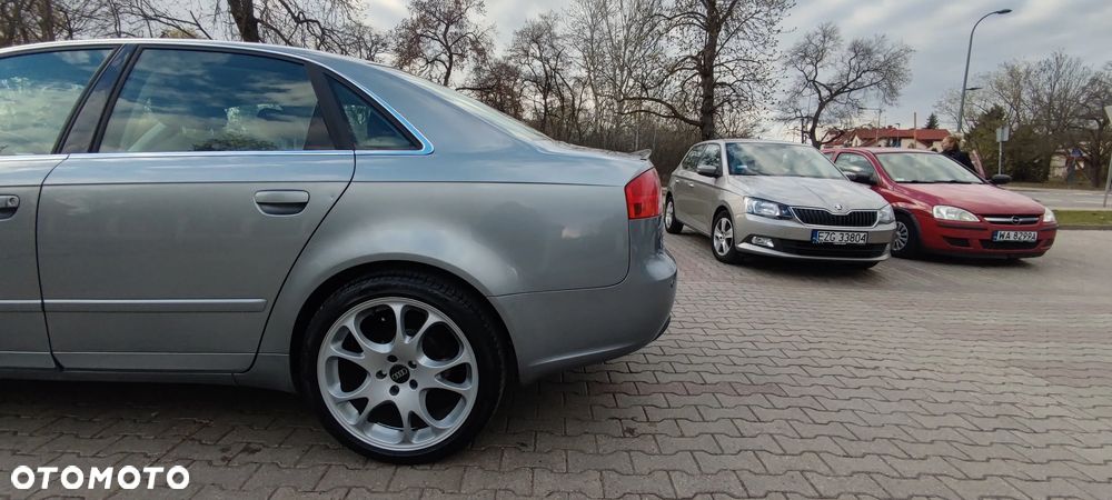 Audi A4 Limousine - 13