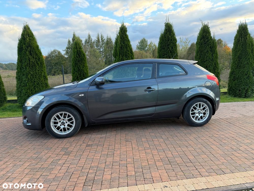Kia Ceed - 14