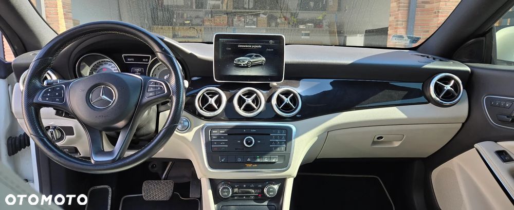 Mercedes-Benz CLA 250 4Matic 7G-DCT AMG Line - 12