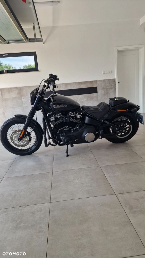 Harley-Davidson Softail Street Bob - 14