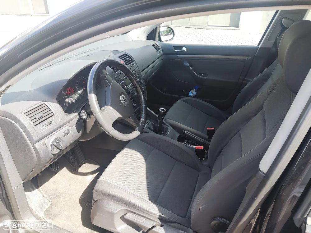 VW Golf 2.0 TDi Confortline - 8
