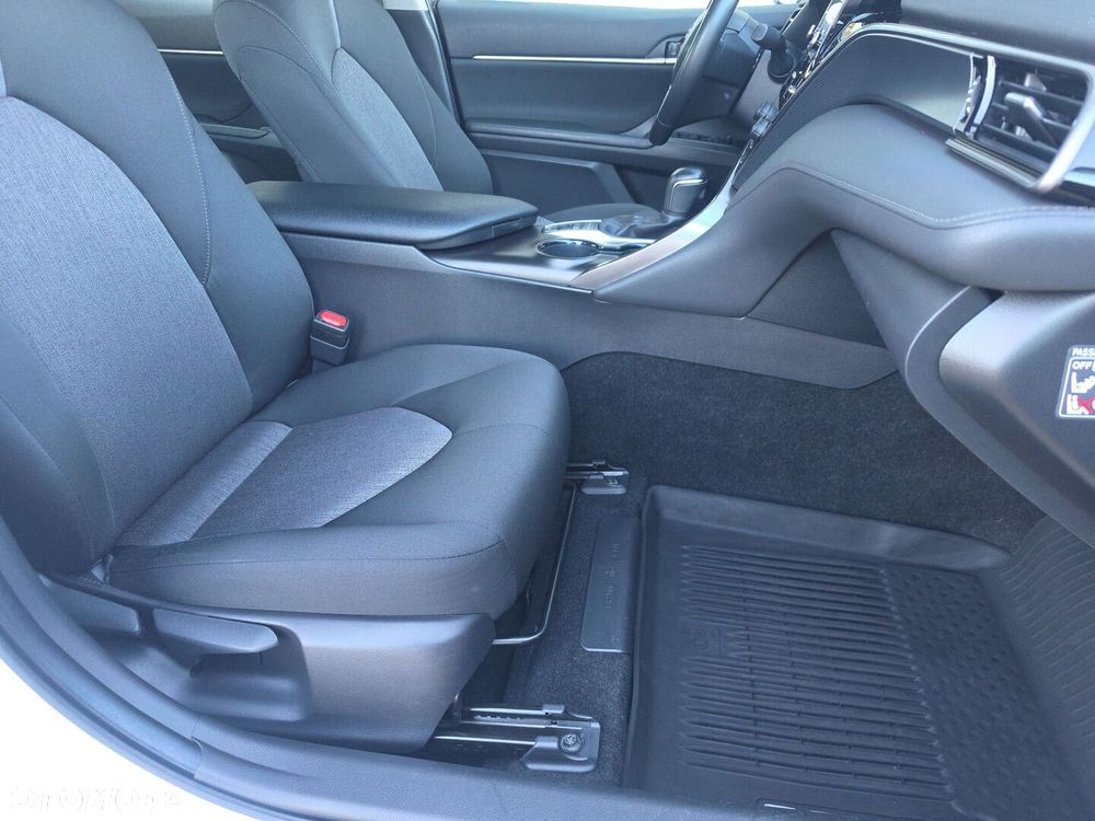 Toyota Camry 2.5 Hybrid Comfort CVT - 8