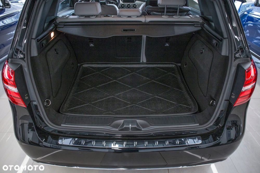 roleta bagażnika czarna a2468101800 mercedes b-class w246 2011-2018 - 2