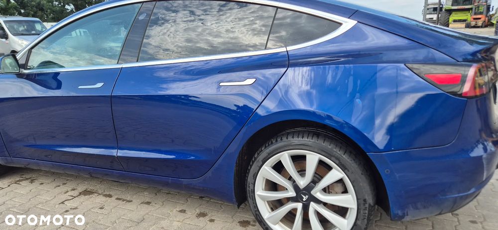 Tesla Model 3 - 11