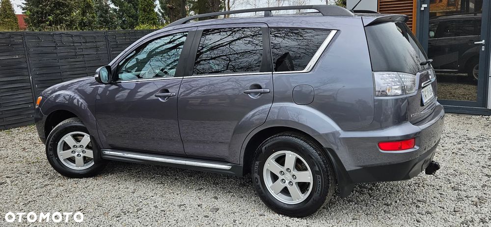 Mitsubishi Outlander 2.0 DI-D 4WD Intense - 29