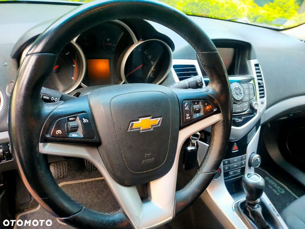 Chevrolet Cruze - 14