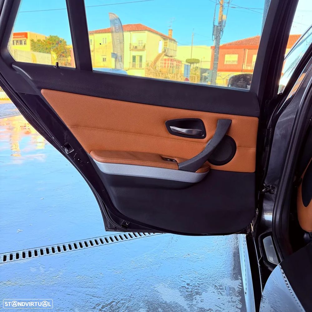 BMW 320 d Pack M - 22