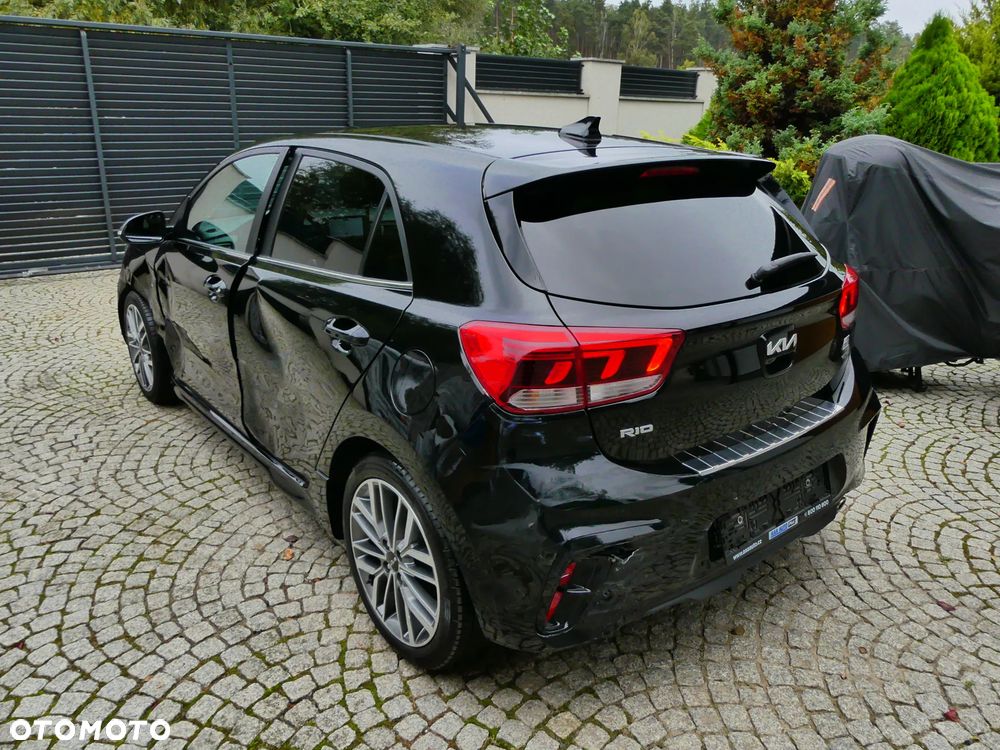 Kia Rio - 9