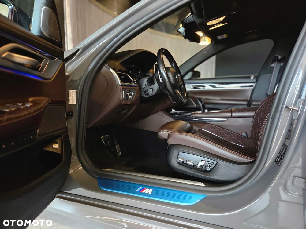 BMW Seria 7 750i xDrive sport - 10