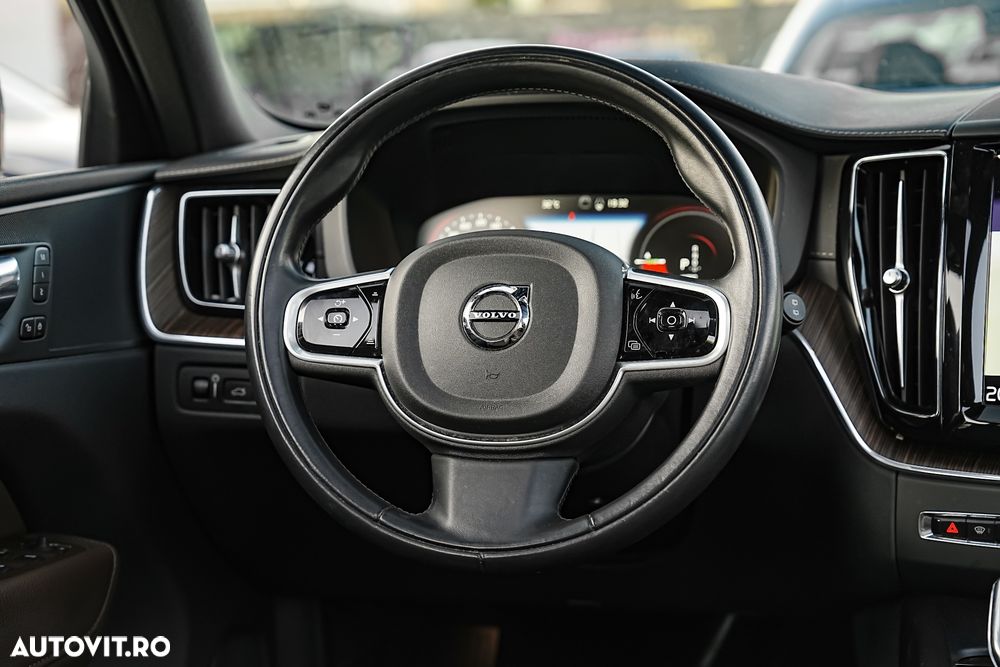 Volvo XC 60 Recharge T6 Twin Engine eAWD Inscription Expression - 32