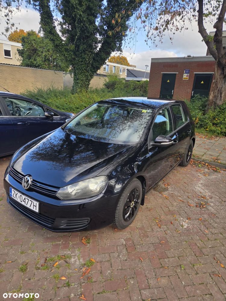 Volkswagen Golf - 10