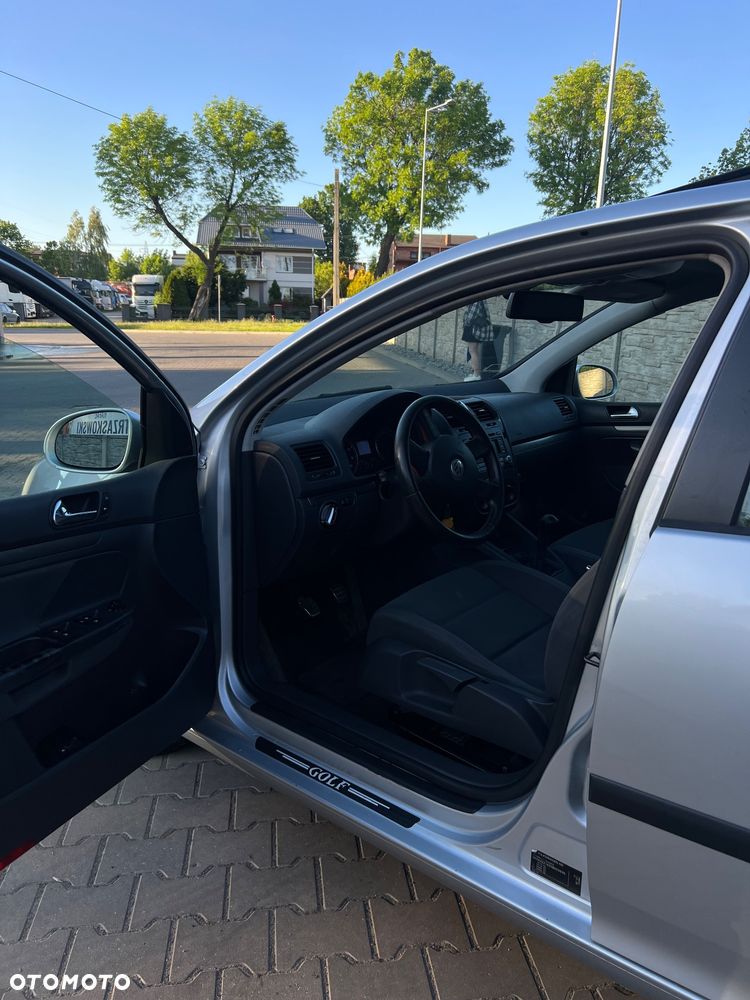 Volkswagen Golf 1.6 FSI Comfortline - 9