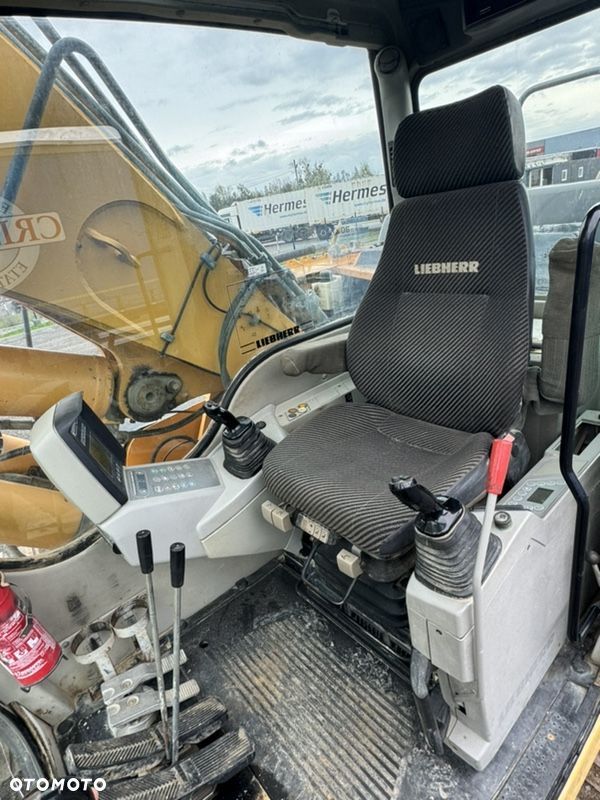 Liebherr R 906 LC - 16