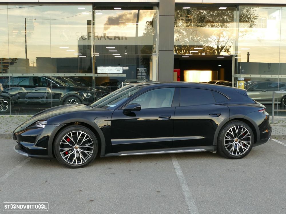 Porsche Taycan Cross Turismo 4S - 17