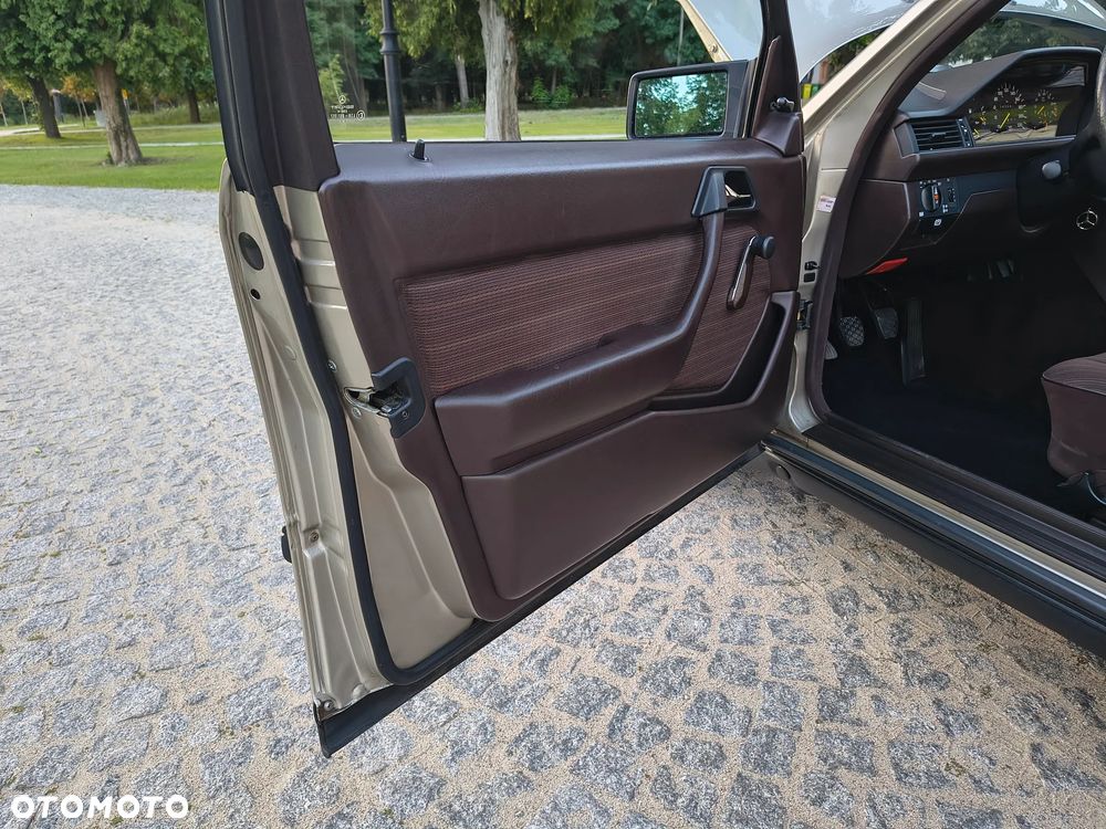 Mercedes-Benz W124 (1984-1993) - 10