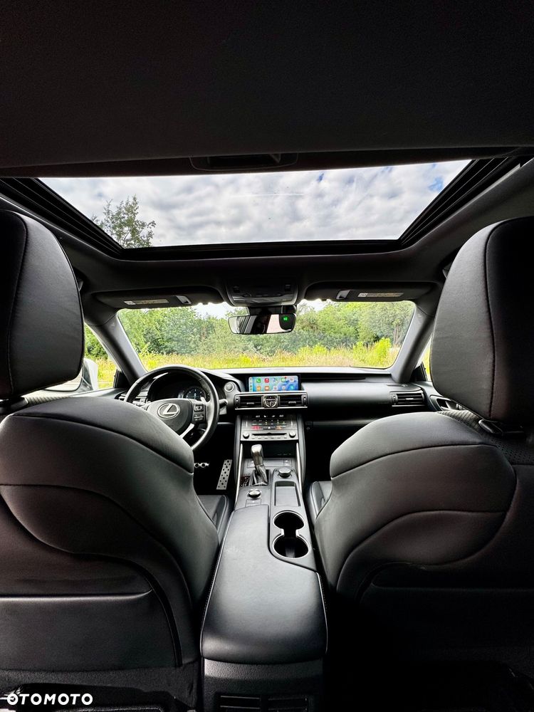 Lexus IS 200t / 300 F Sport - 13