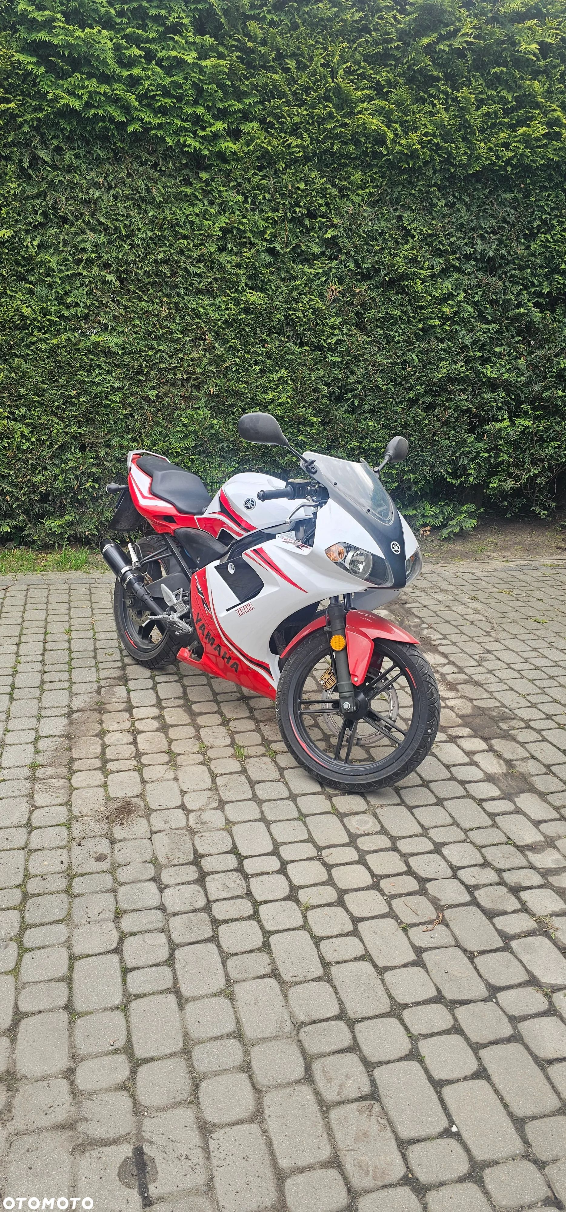 Yamaha TZR - 1