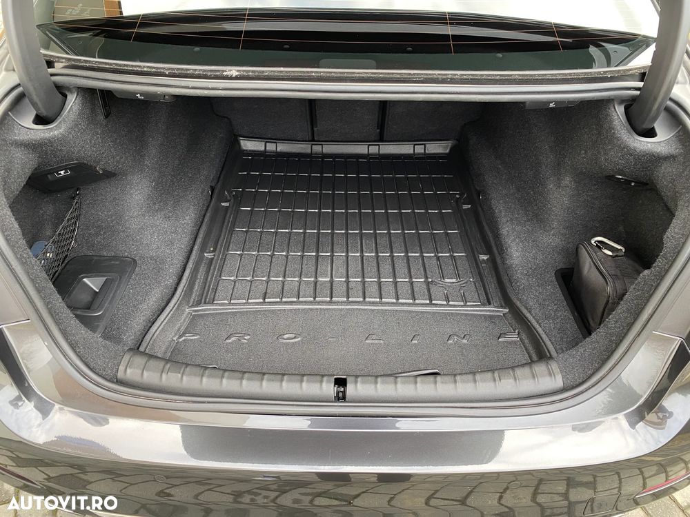 BMW Seria 5 530i xDrive AT - 30