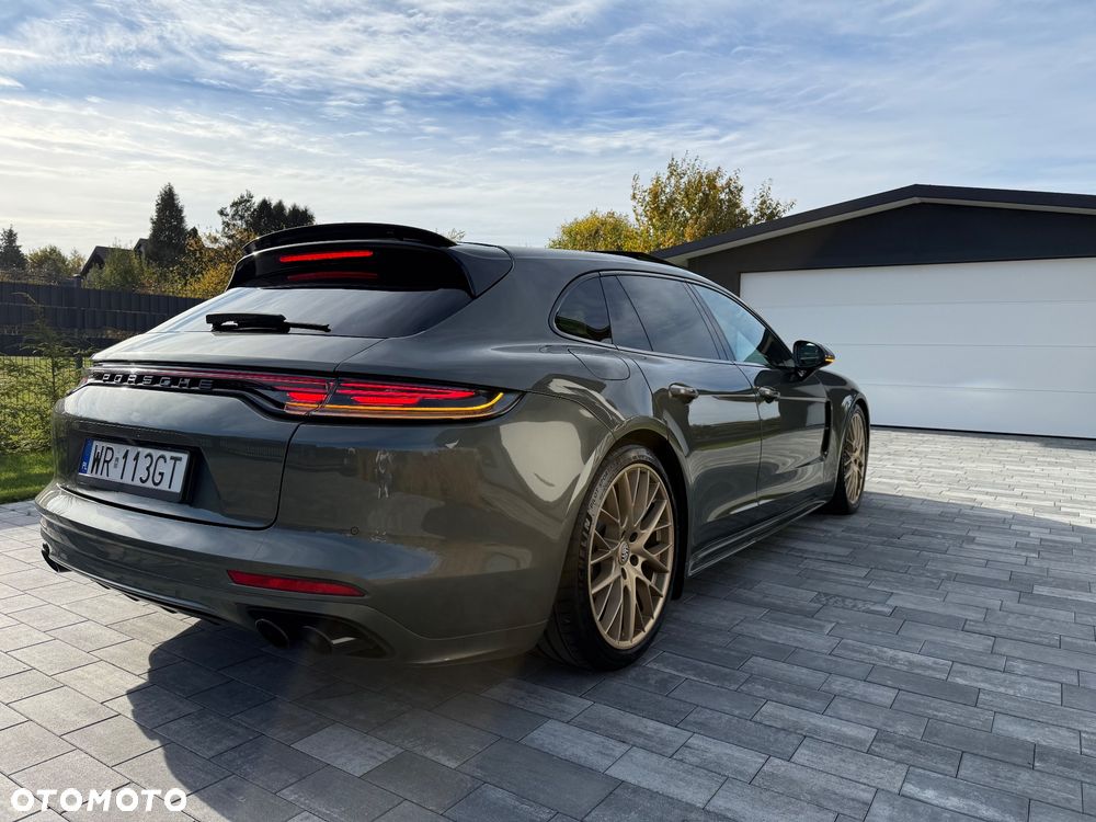 Porsche Panamera 4 Platinum Edition - 11