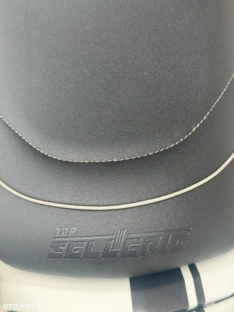 Suzuki GSR - 15