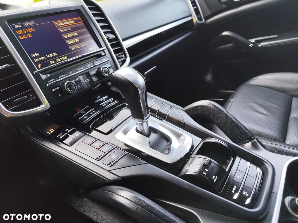 Porsche Cayenne Platinum Edition - 29