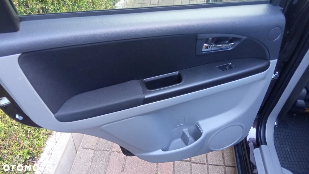 Suzuki SX4 Classic 1.6 VVT 4x2 Comfort - 10