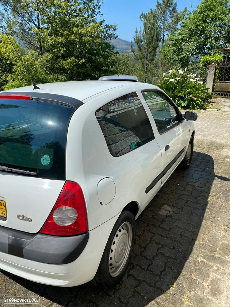 Renault Clio 1.5 dCi Confort - 11