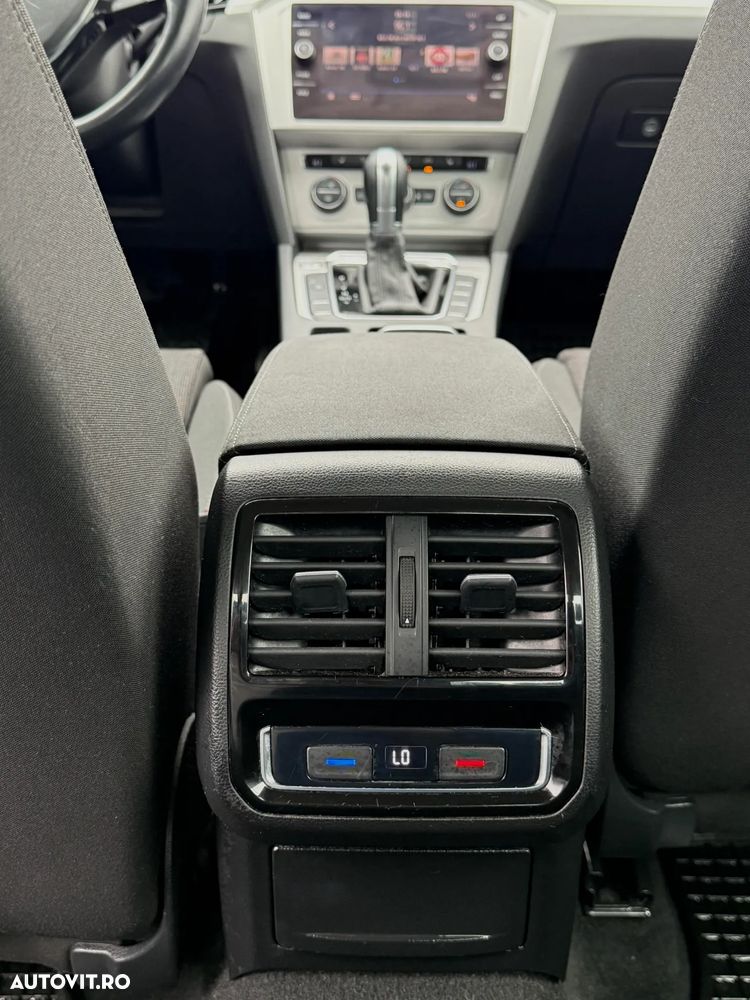 Volkswagen Passat 2.0 TDI DSG Comfortline - 32