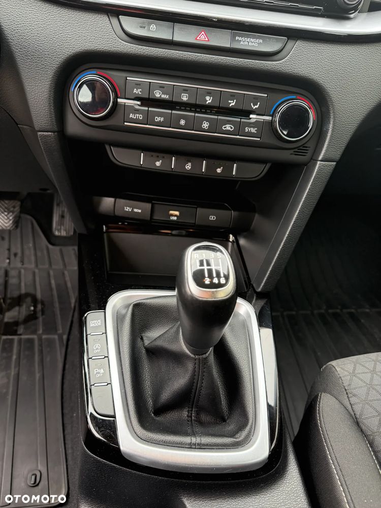 Kia Ceed 1.6 CRDi SCR L Business Line Plus - 12