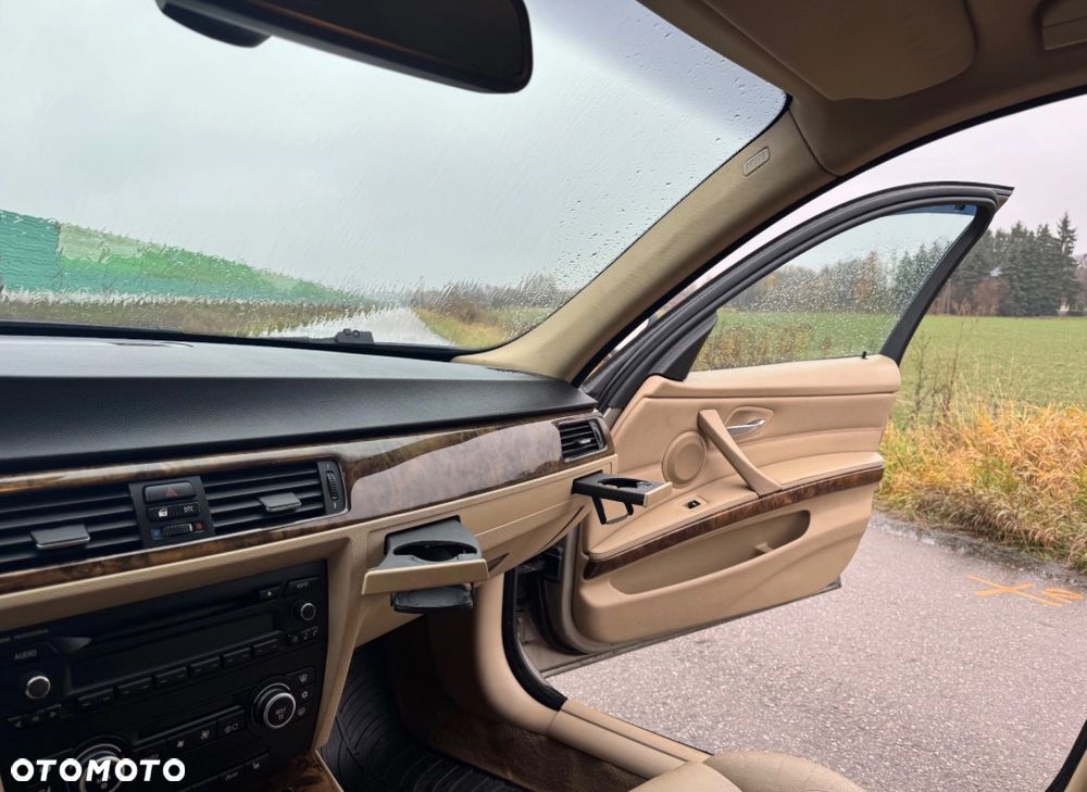 BMW Seria 3 320i Edition Sport - 18