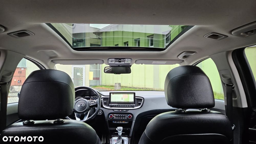 Kia Ceed SW 1.4 T-GDI DCT OPF Platinum Edition - 36