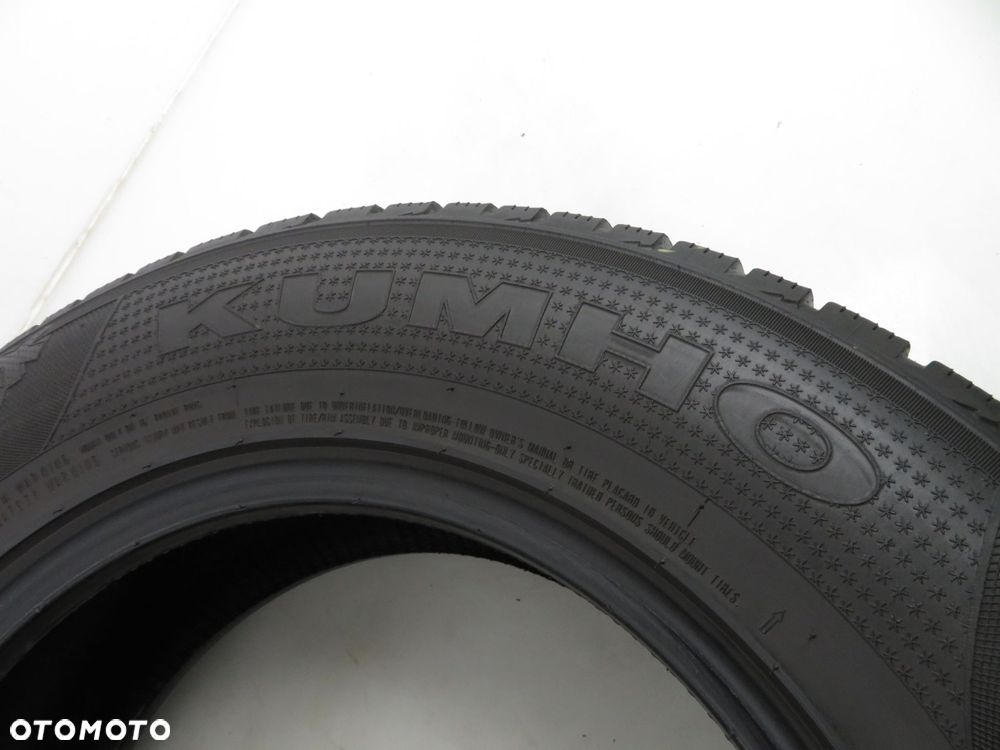 2x 215/70R16 OPONY ZIMOWE Kumho I'Zen RV 100T - 2