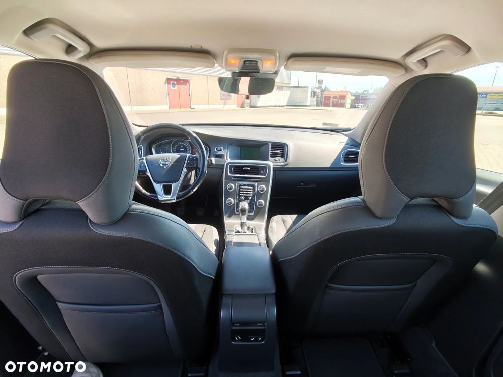 Volvo V60 D4 Drive-E Momentum - 21