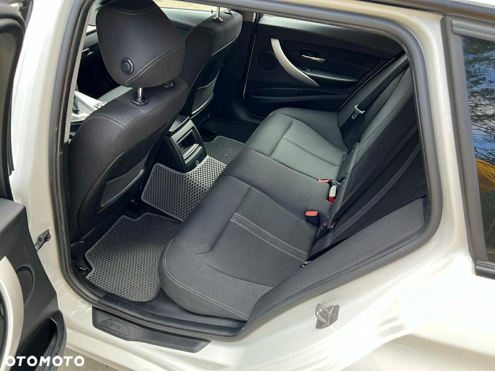 BMW Seria 3 318d Advantage - 4