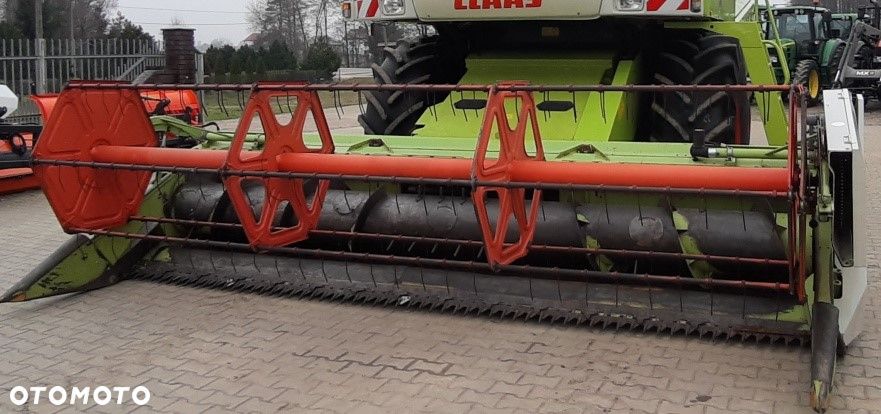 Claas Medion 330 - 27