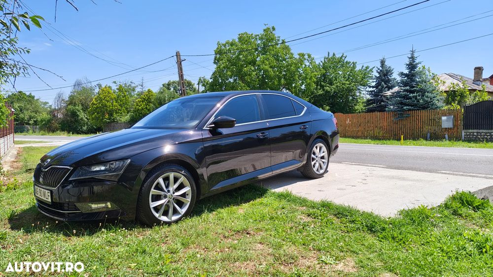 Skoda Superb 2.0 TDI DSG Style - 1