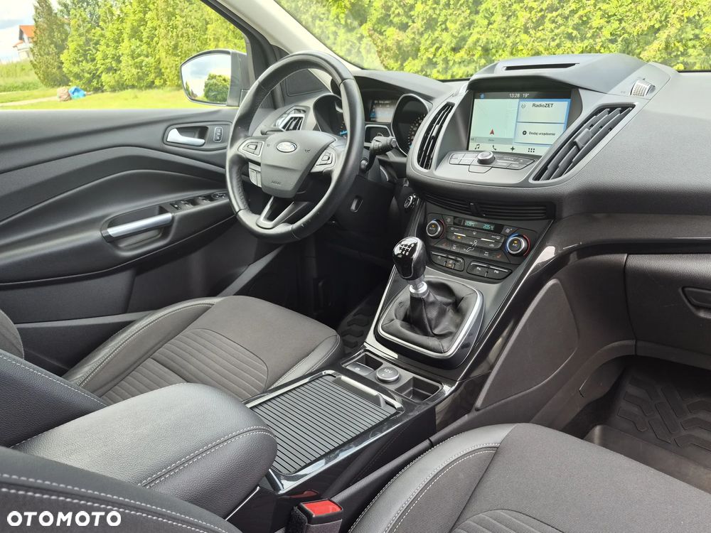 Ford Kuga 1.5 EcoBoost 2x4 Titanium - 17