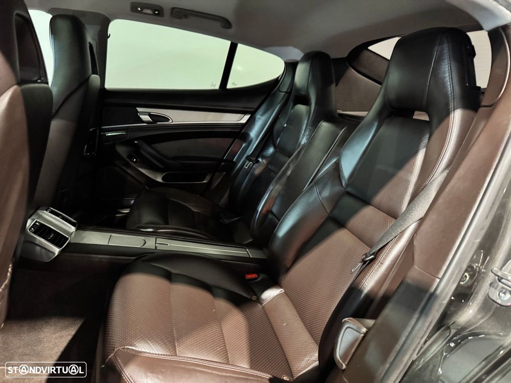 Porsche Panamera - 42