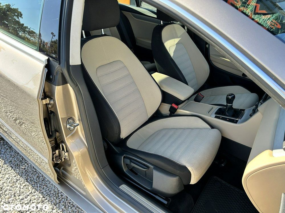 Volkswagen Passat CC - 31